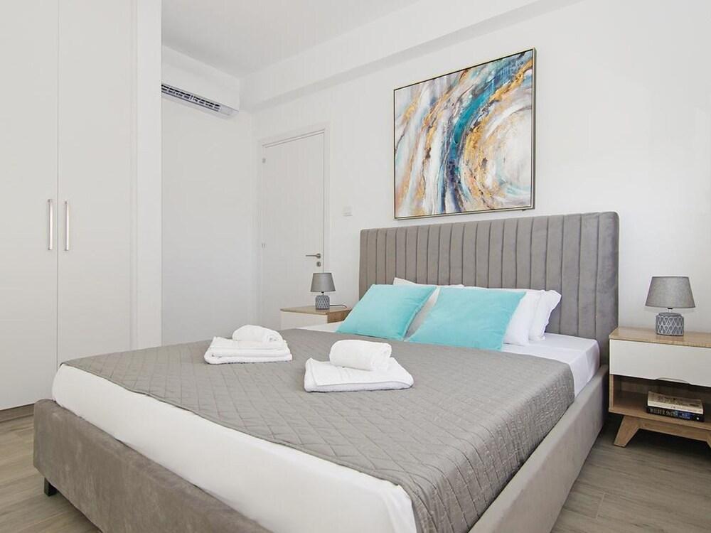 Nova Paralimni in Paralimni