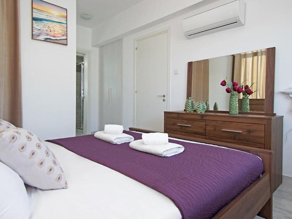 Apollonia Paralimni in Paralimni