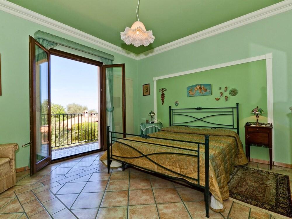 Carta Cinisi in Cinisi