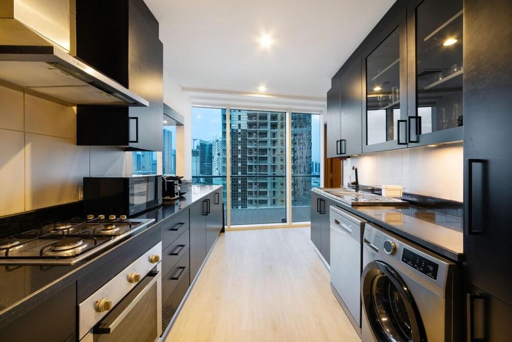 Spectacular Duplex Apt w Burj Khalifa Views