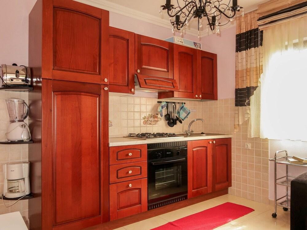 Dilly Pinezi i in Pinezi i