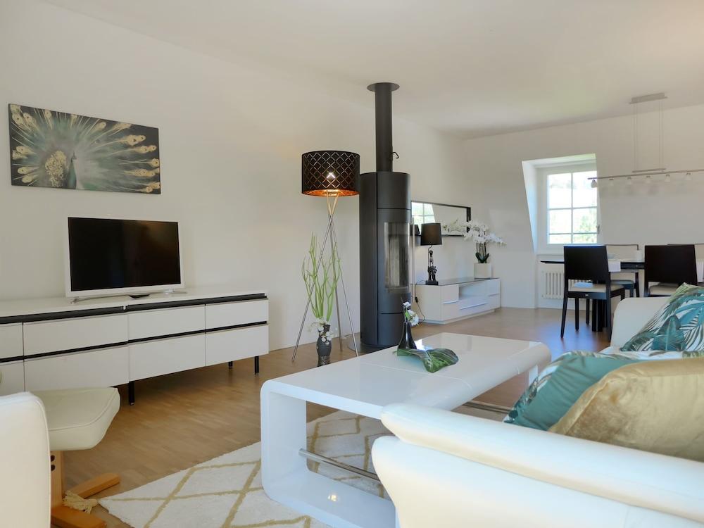 Schloss M Nchenwiler Murten