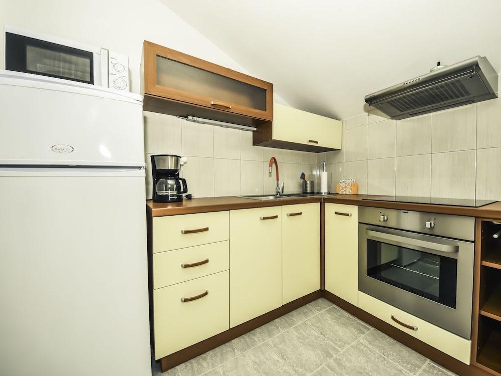 Vrulja Obrovac in Obrovac