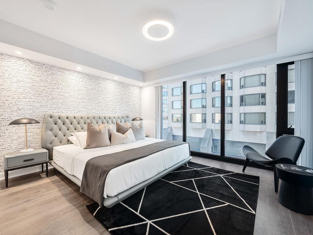 Stallion Suites Yorkville