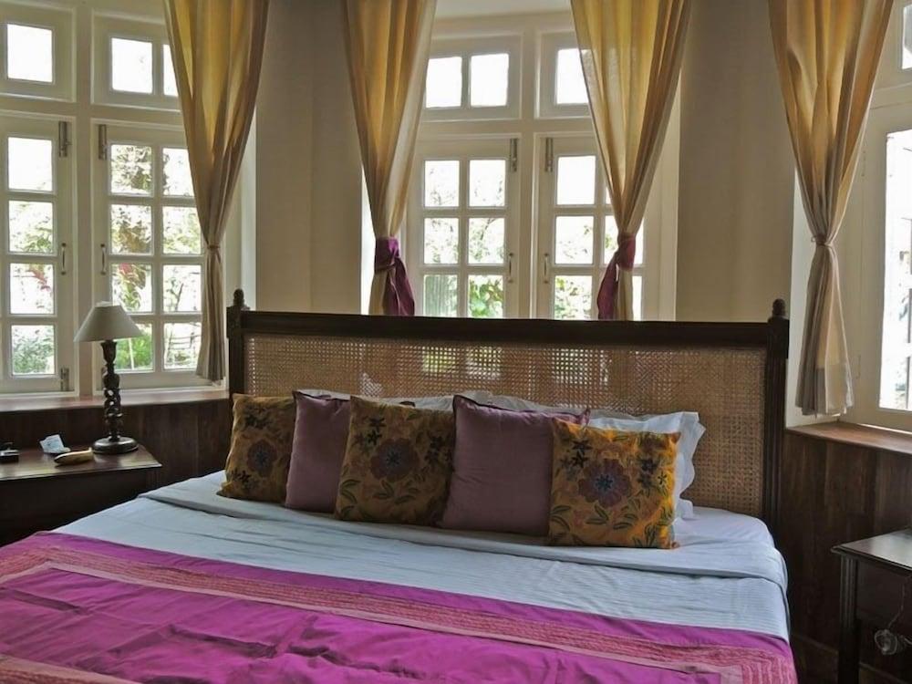 Colonel's Retreat Kashmir