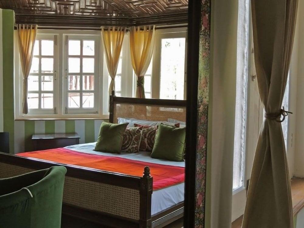 Colonel's Retreat Kashmir