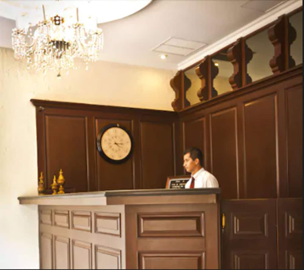 Hotel Plaza Colonial