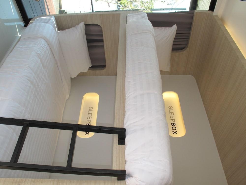 Sleepbox Chiangmai Hotel