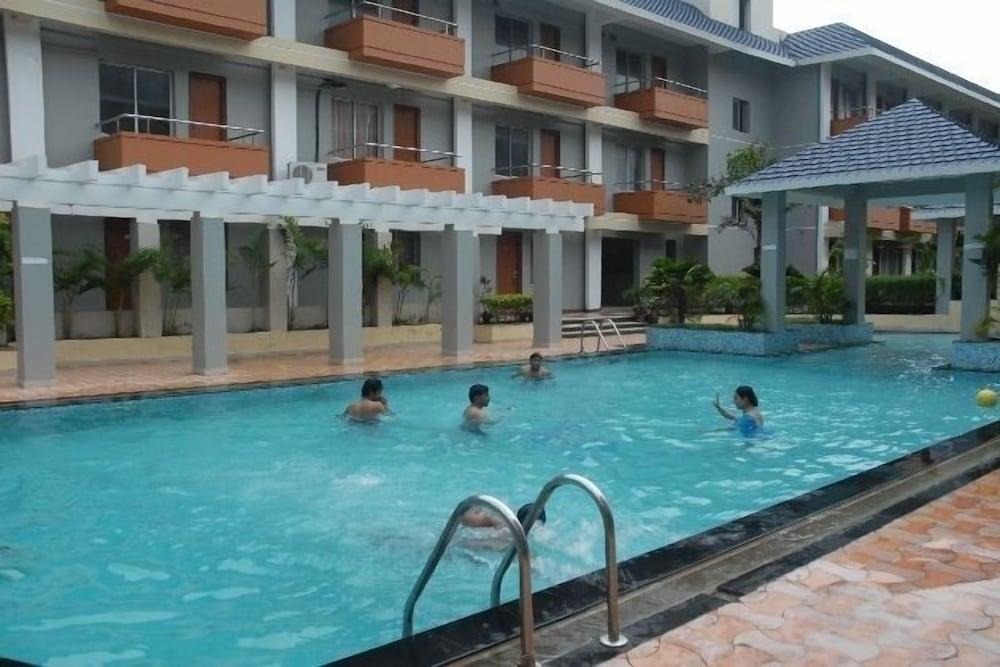 Blue Lily Beach Resort