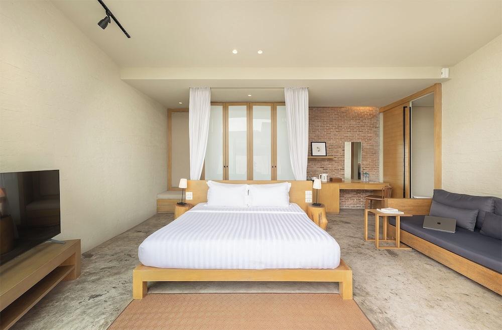 Sunday Sea Two Pool Villa Pattaya