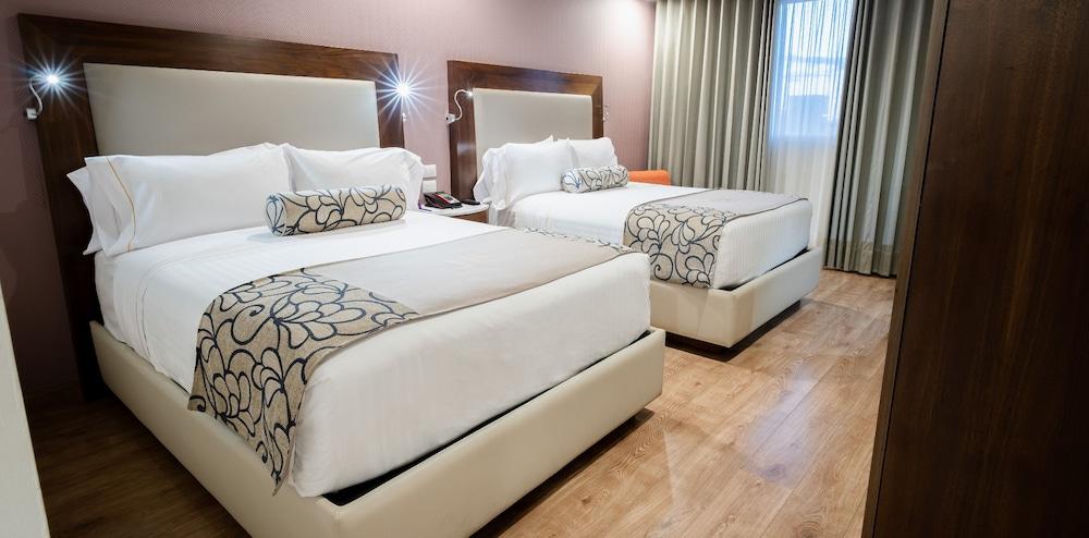 HS HOTSSON Hotel Querétaro