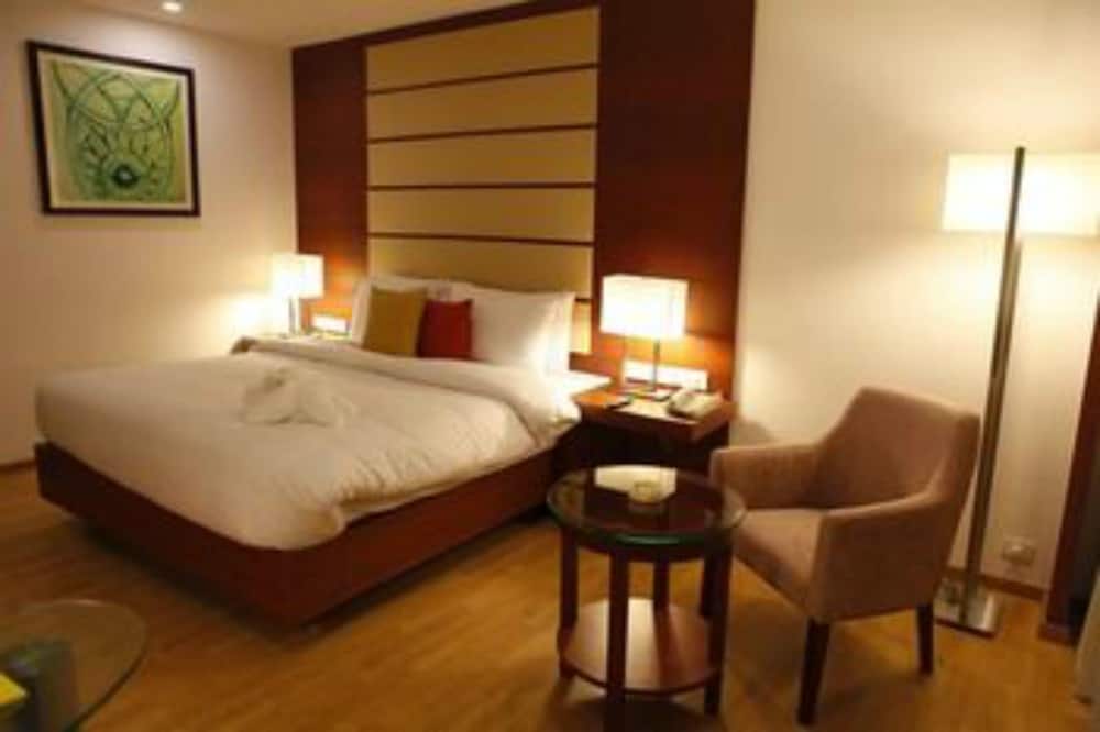 Lemon Tree Hotel Shimona