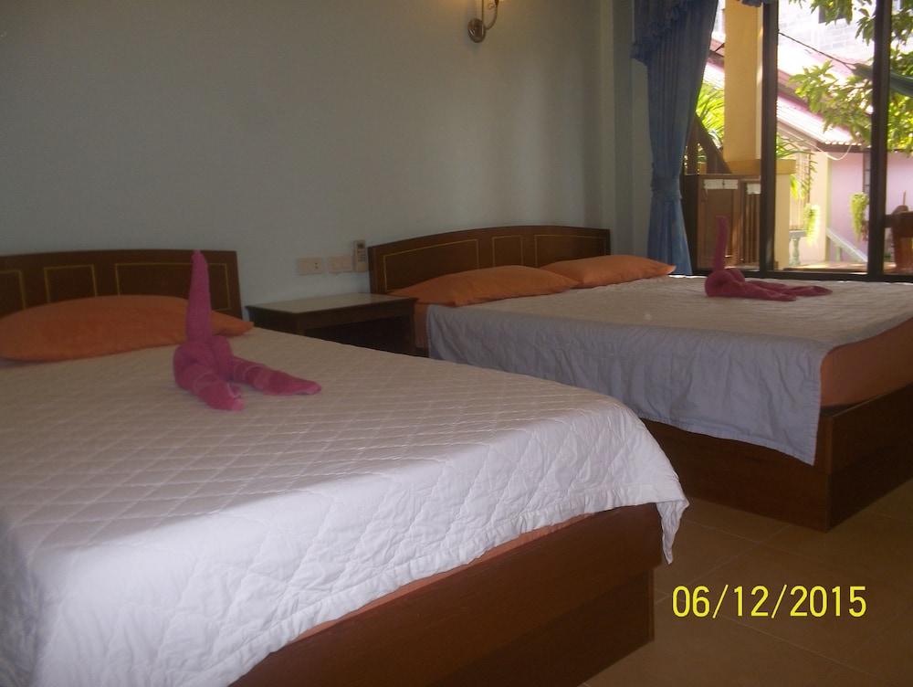 Black & White Bungalows