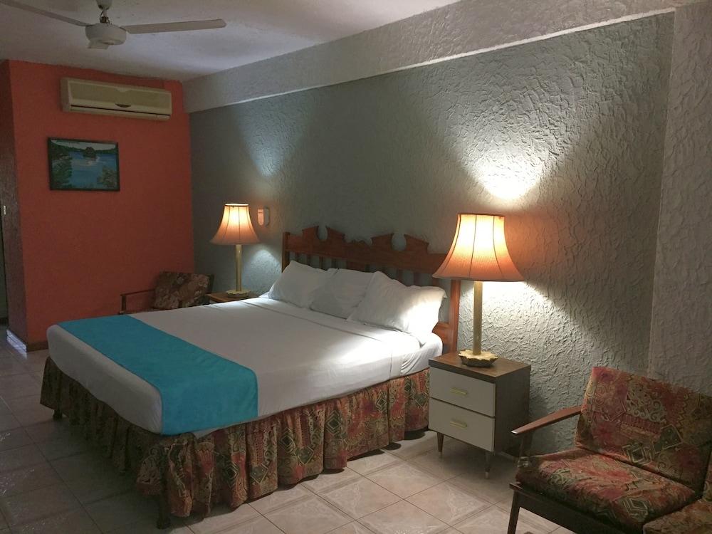 CariBlue Beach Hotel