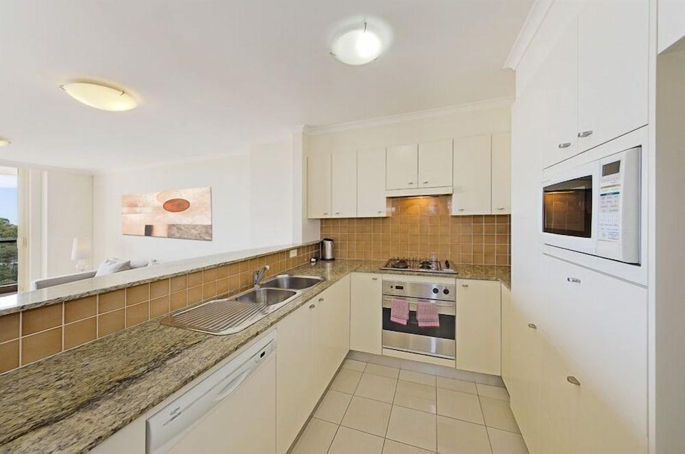 Wyndel Apartments - Shoremark