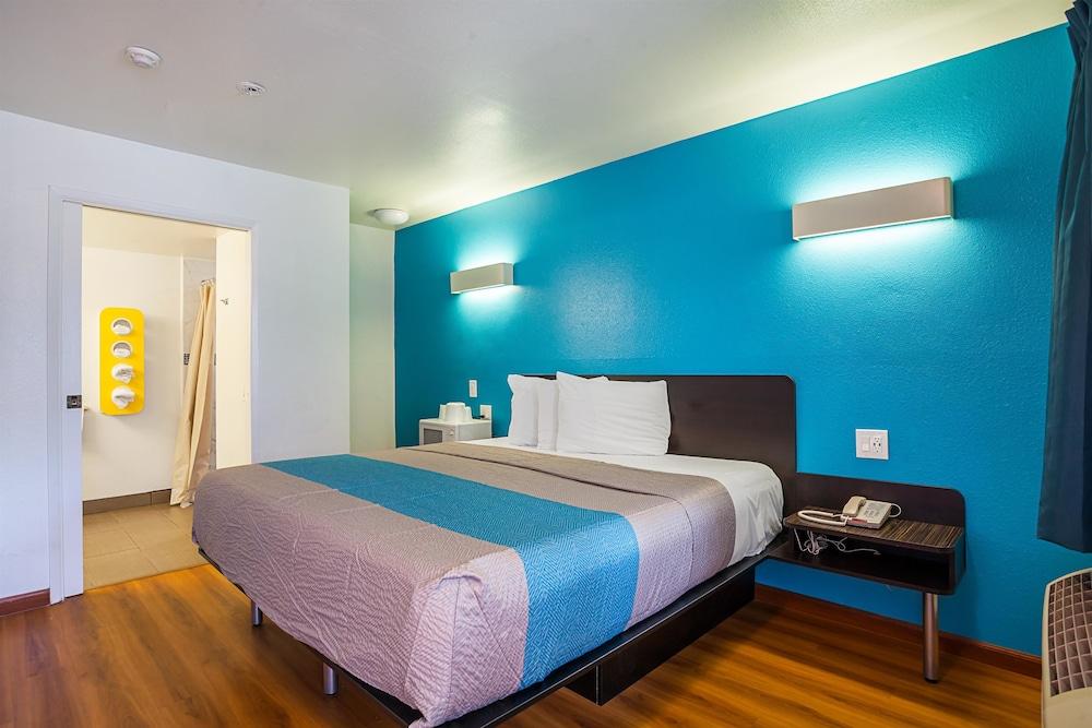 Motel 6 Ventura, CA - Downtown