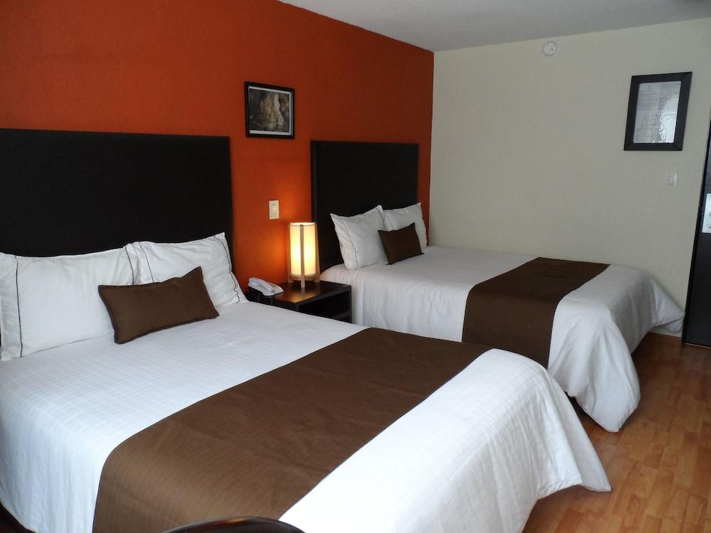 Hotel Plaza Morelos
