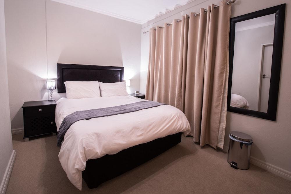 Prestige Apartment Sandton at Westpoint