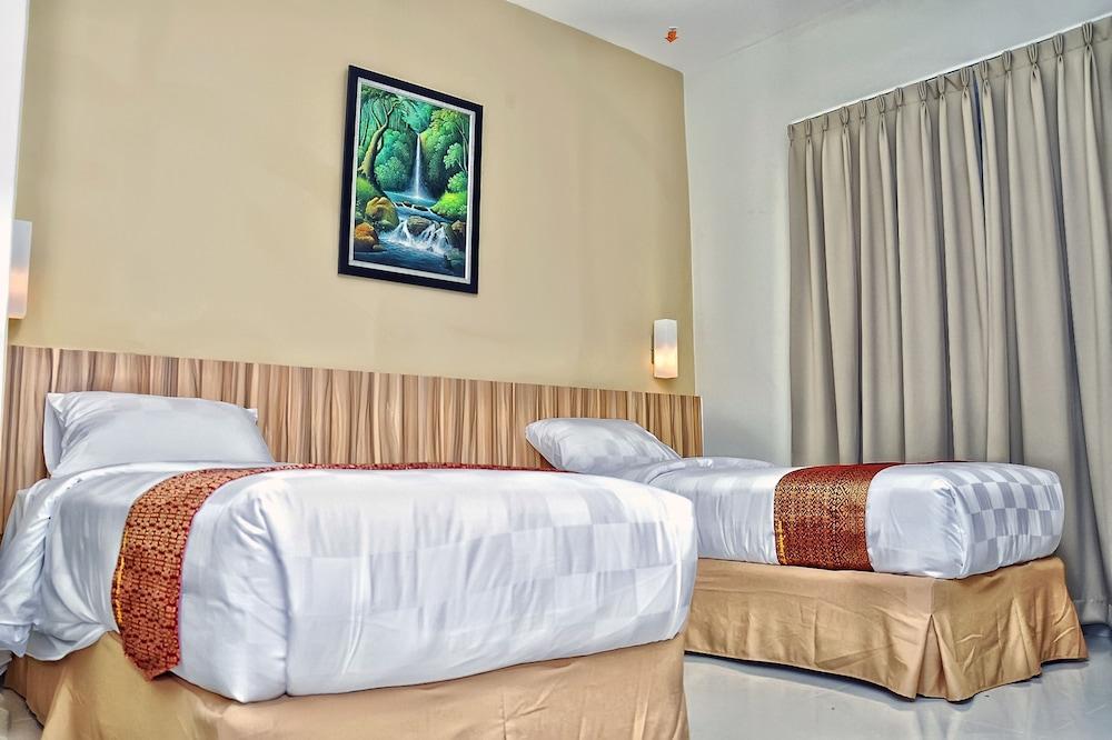 Rangkayo Basa Halal Hotel