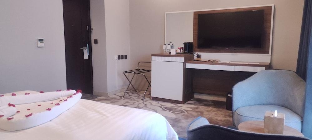 Warwick Al Jubail Hotel