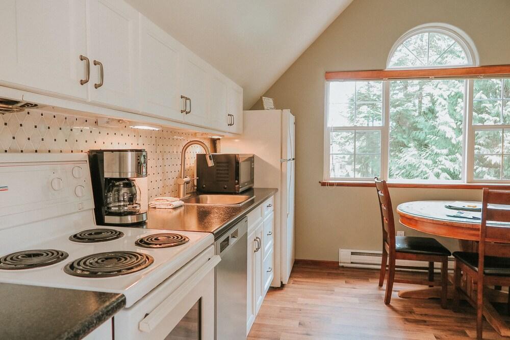 Cobble Wood Guesthouse