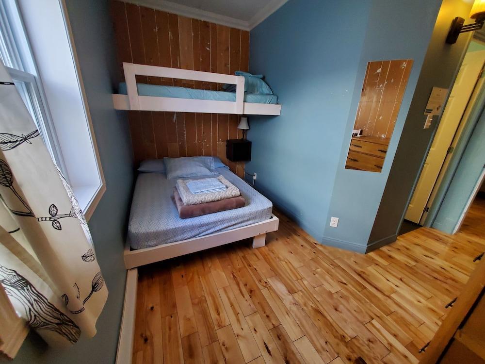 Auberge Jeunesse LouLou's Backpacker Hostel