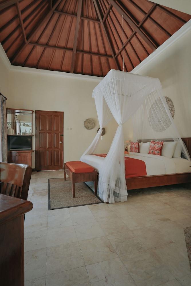 Parigata Villas Resort