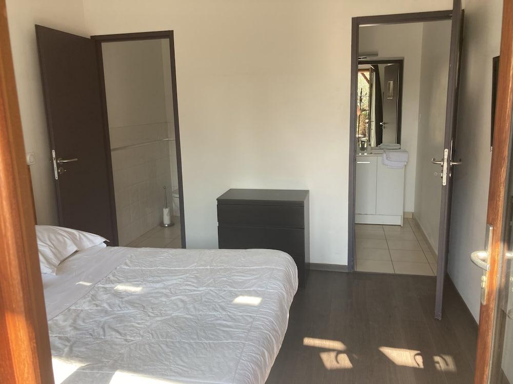 The Resid For Calixte