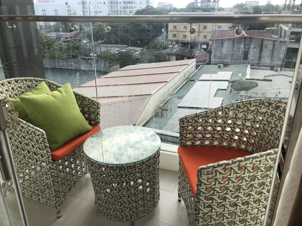 Apollonia Royale Hotel