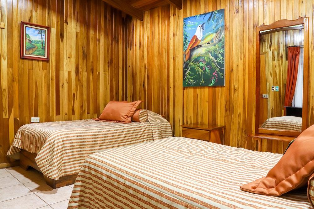 Los Pinos Cabanas y Jardines