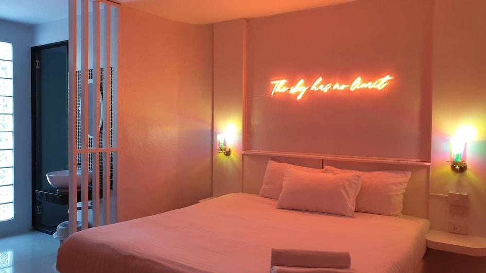 Good Night Cha-am Minitel