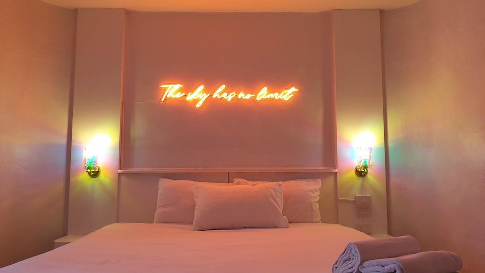 Good Night Cha-am Minitel