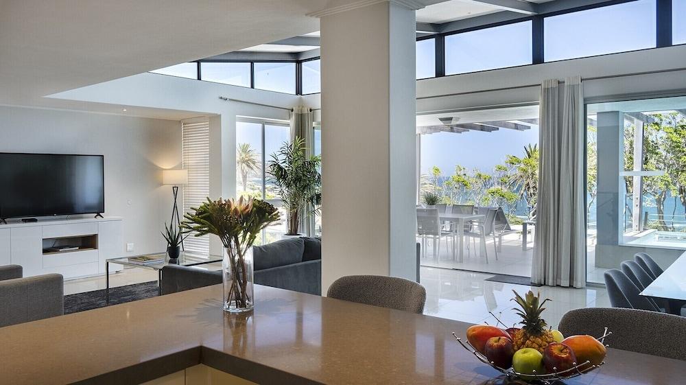 Blue Views Penthouse Beachfront Apartments