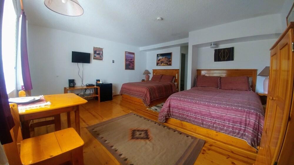 Capitol Reef Inn & Cafe