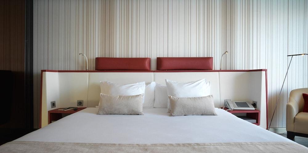 Sunborn Gibraltar Yacht Hotel Resort