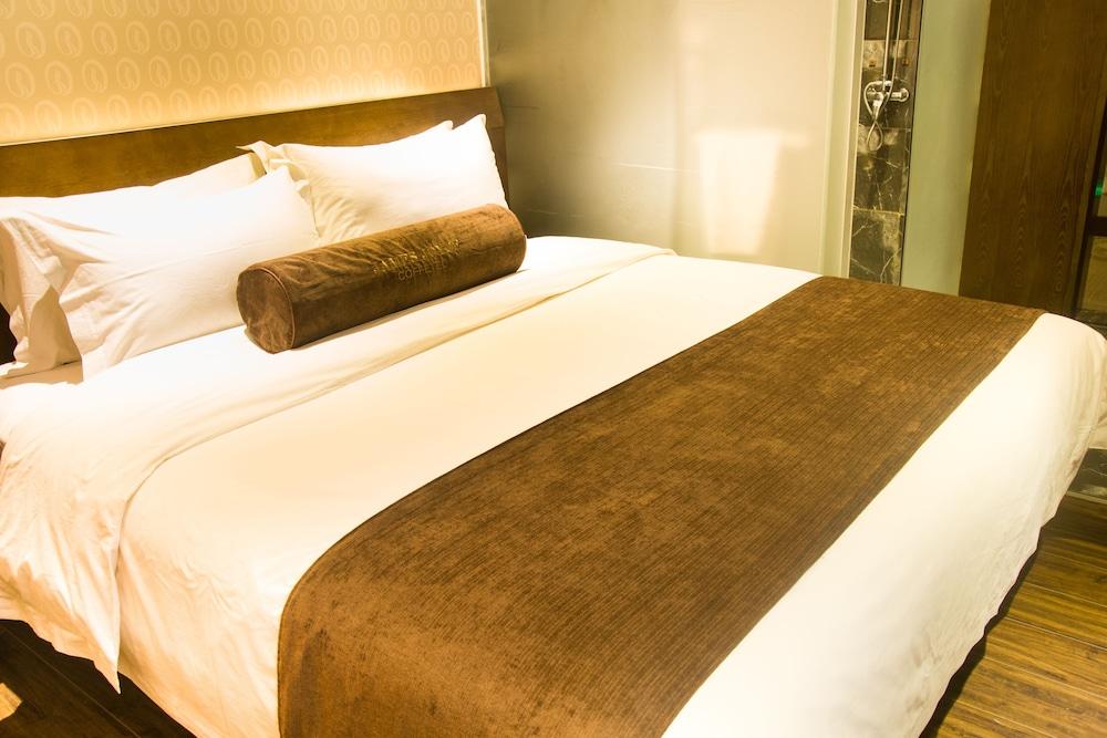 James Joyce Coffetel Tianhebei