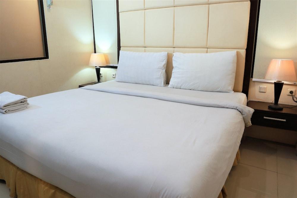 Hotel Istana Permata Ngagel