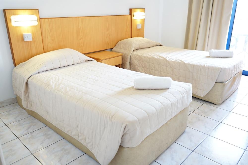 Green Bungalows Hotel Apartments