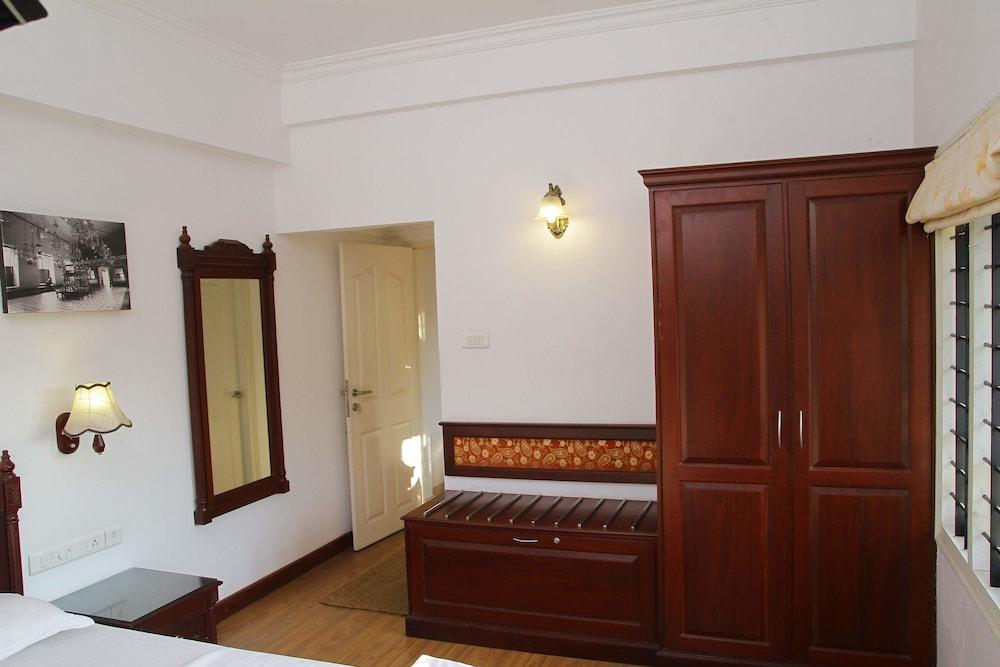 Fort Beach Service Apartment