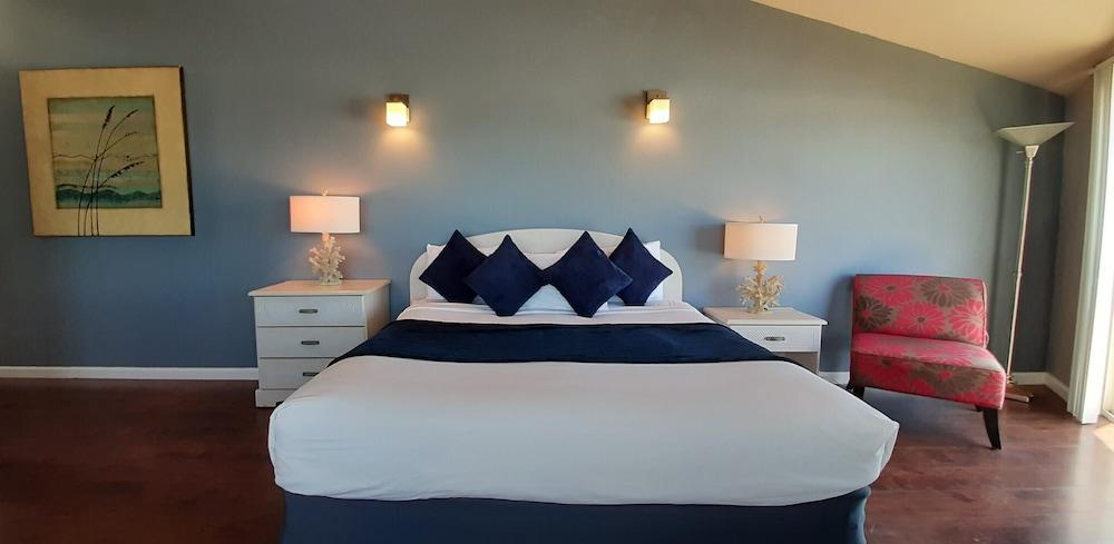 Oceanfront Inn at Shelter Cove