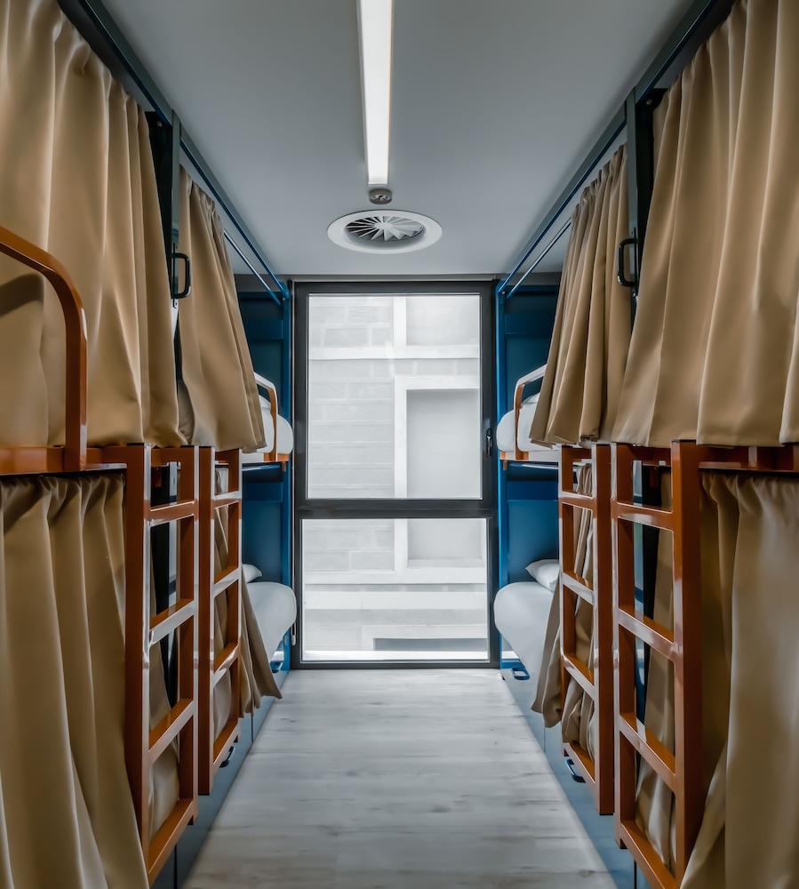 Latroupe Poblenou Beach