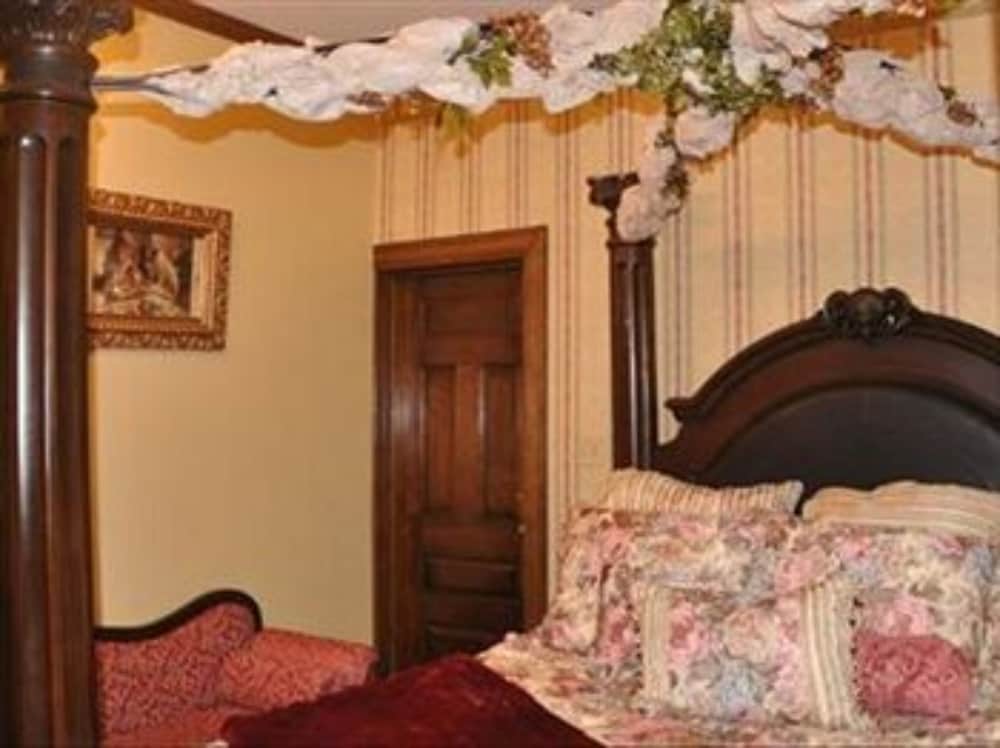 Charles Nelson Schmick House