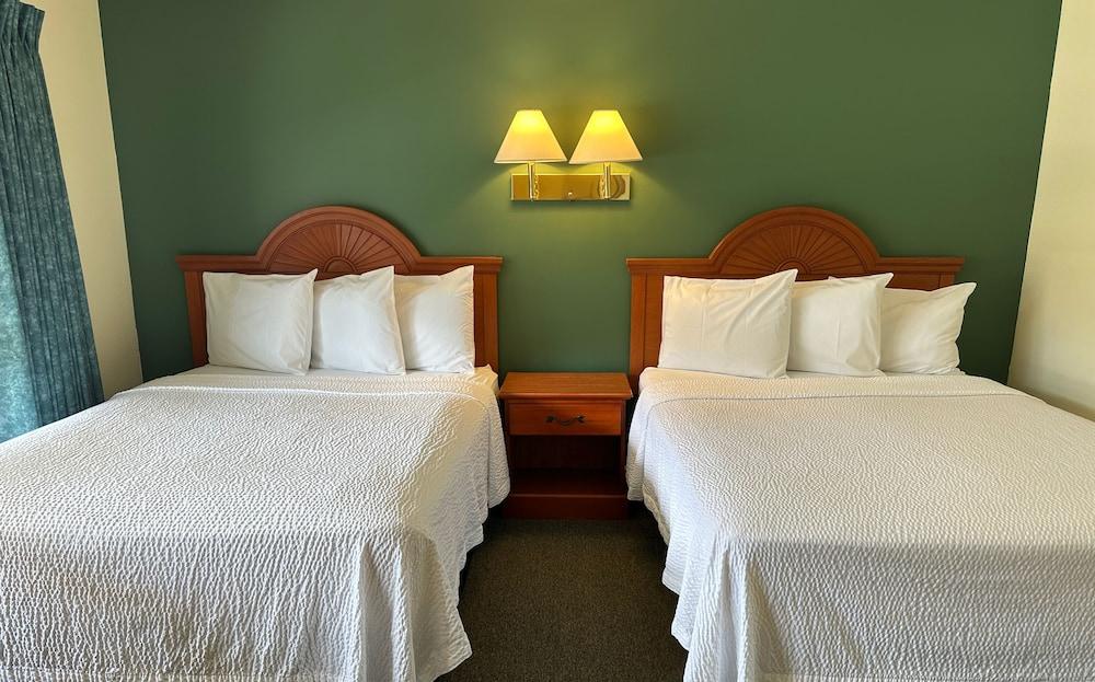 O'Sullivan's On The Lake Motel