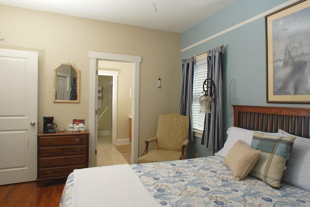 Seven Oaks Bed & Breakfast