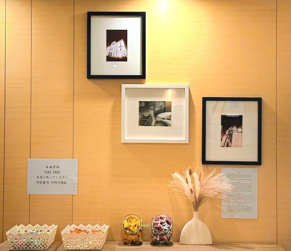 We Meet Taipei Hotel