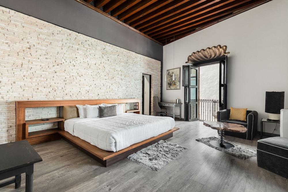 Mesón de Santa Rosa Luxury Hotel