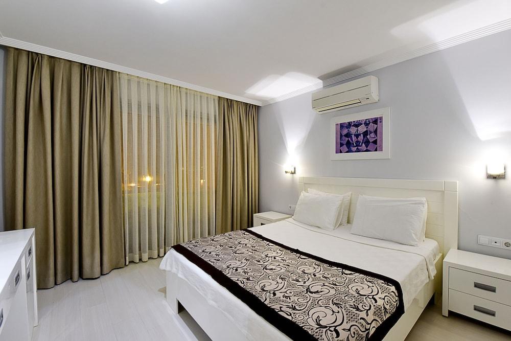 Royal Palm Residence