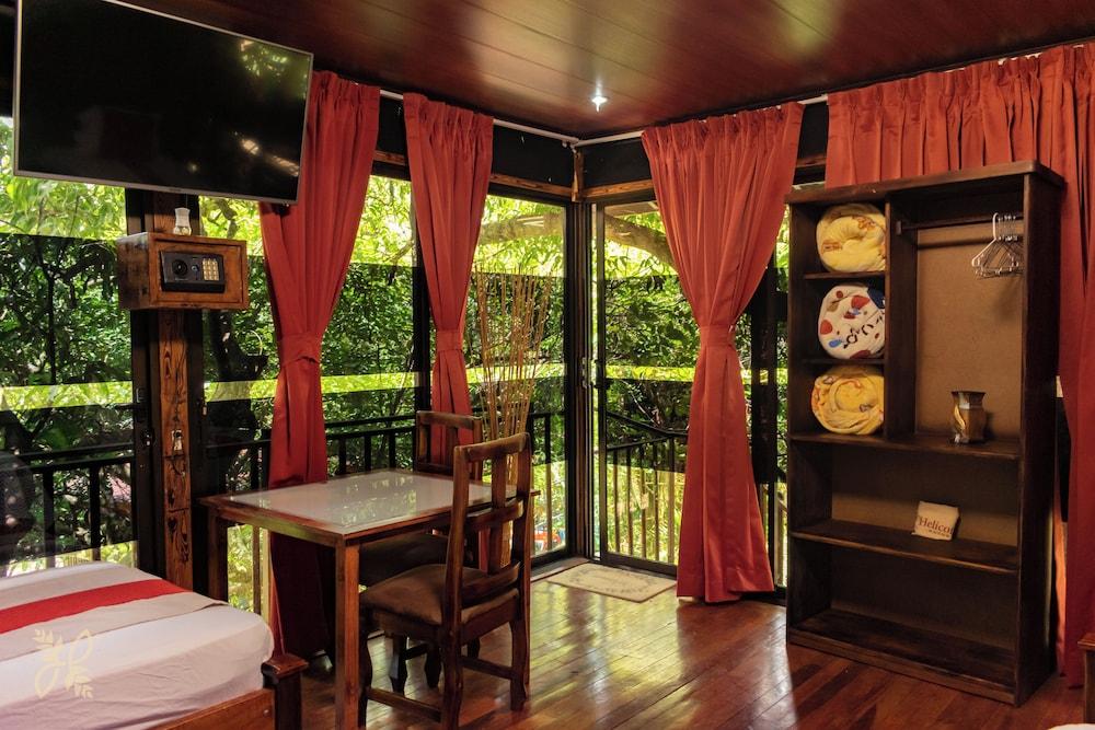 Hotel Heliconias Nature Inn & Hot Springs