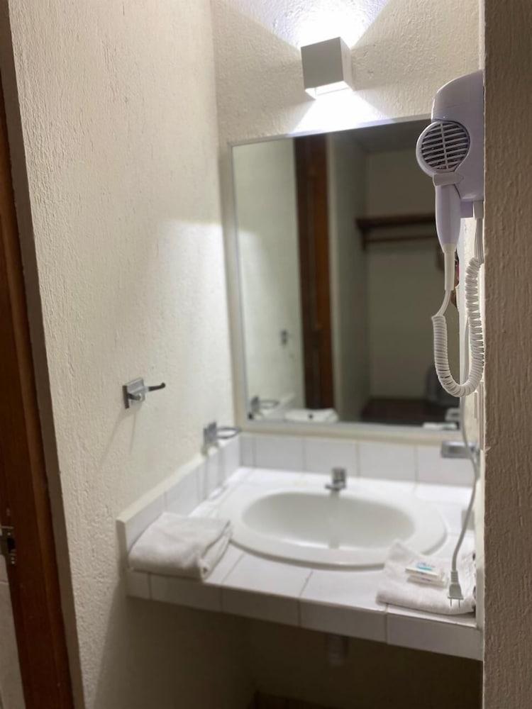 AM Amakal Hotel & Park