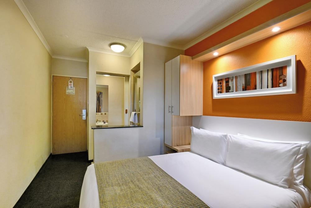 Road Lodge Germiston Lake